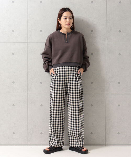 fredy repit（フレディレピ）の「微配色ミニ丈裏毛プルオーバー（スウェット・レディース・チャコールグレー/ライトグリーン/アイボリー・38）」の10枚目の写真