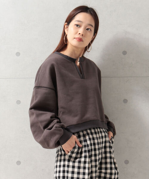 fredy repit（フレディレピ）の「微配色ミニ丈裏毛プルオーバー（スウェット・レディース・チャコールグレー/ライトグリーン/アイボリー・38）」の8枚目の写真