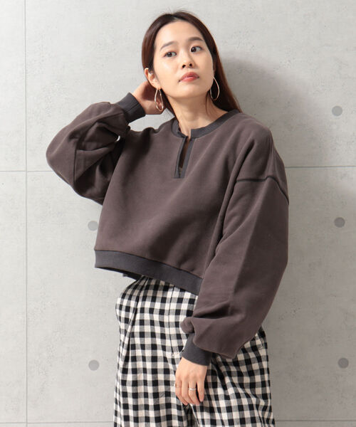 fredy repit（フレディレピ）の「微配色ミニ丈裏毛プルオーバー（スウェット・レディース・チャコールグレー/ライトグリーン/アイボリー・38）」の15枚目の写真