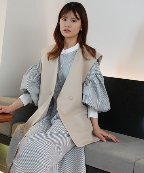 CORNERS（コーナーズ）の「ダブルボタンベスト（ベスト・レディース・ブラック/ベージュ/イエロー/アイボリー/グレイッシュベージュ・M）」の4枚目の写真