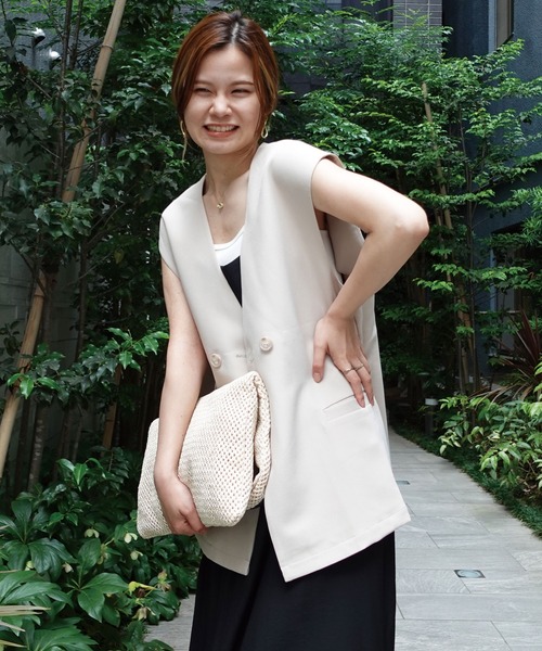 CORNERS（コーナーズ）の「ダブルボタンベスト（ベスト・レディース・ブラック/ベージュ/イエロー/アイボリー/グレイッシュベージュ・M）」の21枚目の写真