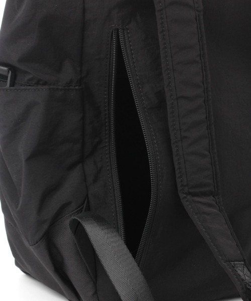 BAYFLOW（ベイフロー）の「[軽量!大容量♪ペットボトルホルダー付き]プレートライトデイパック（バックパック/リュック・レディース・ブラック/グレー・FREE）」の10枚目の写真