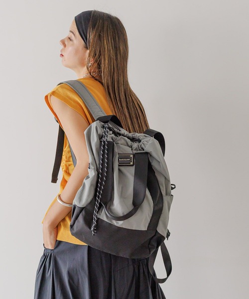 軽量!大容量♪ペットボトルホルダー付き]プレートライトデイパック