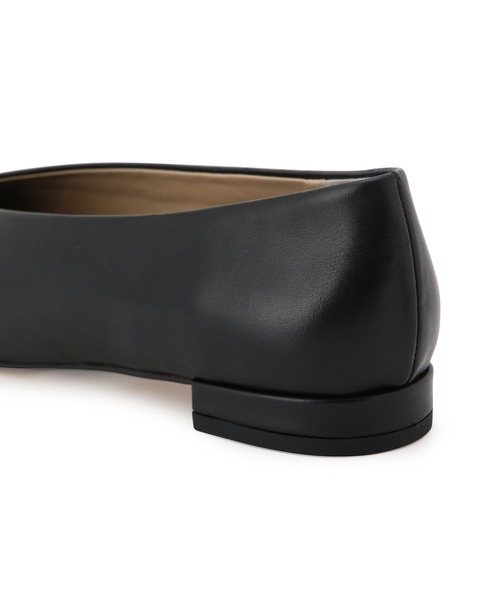 ADAM ET ROPE'（アダムエロペ）の「レザーナロースクエアフラットシューズ（パンプス・レディース・キナリ/ブラック・23.0cm/24.5cm/24.0cm/23.5cm）」の10枚目の写真