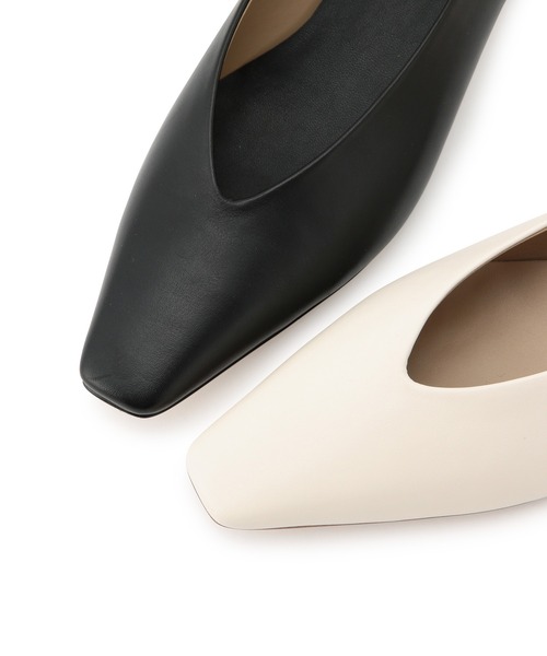ADAM ET ROPE'（アダムエロペ）の「レザーナロースクエアフラットシューズ（パンプス・レディース・キナリ/ブラック・23.0cm/24.5cm/24.0cm/23.5cm）」の11枚目の写真
