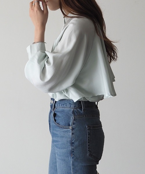 Riberry（リベリー）の「バックフリルブラウス（シャツ/ブラウス・レディース・オフホワイト/ベージュ/グリーン/オレンジ・MEDIUM）」の19枚目の写真