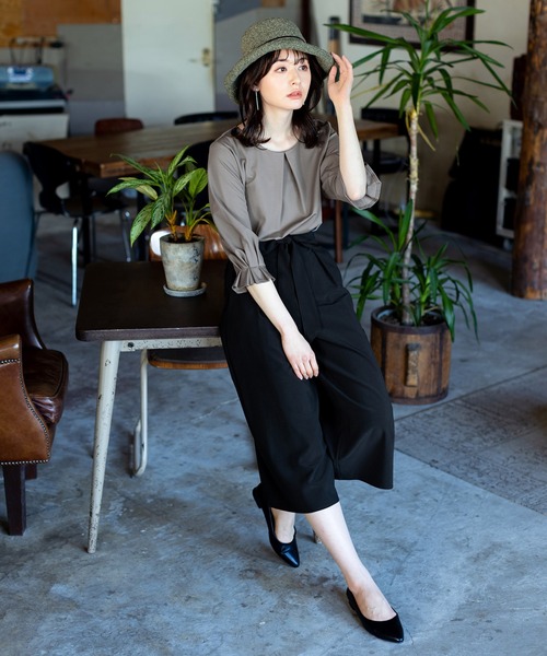 Tiaclasse(ティアクラッセ)の「【洗える】程よい甘さが大人っぽいタック袖カットソー(Tシャツ/カットソー・レディース・グレー/オフホワイト/ミント/ブラック・L/M)」の5枚目の写真
