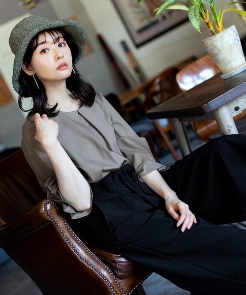 Tiaclasse(ティアクラッセ)の「【洗える】程よい甘さが大人っぽいタック袖カットソー(Tシャツ/カットソー・レディース・グレー/オフホワイト/ミント/ブラック・L/M)」の6枚目の写真