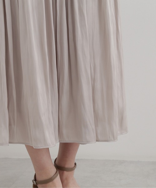 NATURAL BEAUTY BASIC（ナチュラルビューティーベーシック）の「[洗える]サテンギャザースカート（スカート・レディース・グレイッシュベージュ/ブラウン/ライトグリーン・X-SMALL/SMALL/MEDIUM）」の17枚目の写真