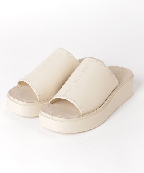 LOWRYS FARM（ローリーズファーム）の「カンドウフィットサンダル　260870（サンダル・レディース・ブラック/ブラウン/アイボリー/ブルー/オレンジ・MEDIUM/LARGE）」の11枚目の写真