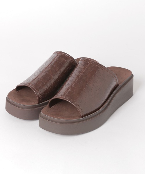 LOWRYS FARM（ローリーズファーム）の「カンドウフィットサンダル　260870（サンダル・レディース・ブラック/ブラウン/アイボリー/ブルー/オレンジ・MEDIUM/LARGE）」の15枚目の写真