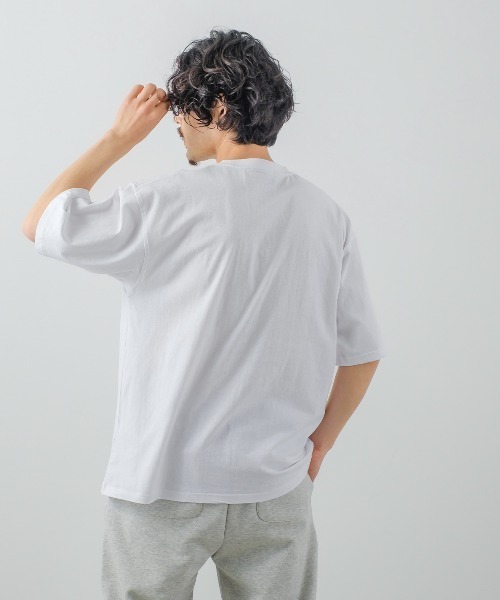 improves(インプローブス)の「発泡カレッジロゴ プリント オーバーサイズ Tシャツ(Tシャツ/カットソー・メンズ・イエロー/アッシュ/ブラック/オフホワイト・LARGE/MEDIUM)」の5枚目の写真