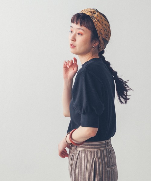 khakito（カーキト）の「コットンハニカム パフスリーブTシャツ（Tシャツ/カットソー・レディース・オフホワイト/オレンジ/ブラック・FREE）」の7枚目の写真