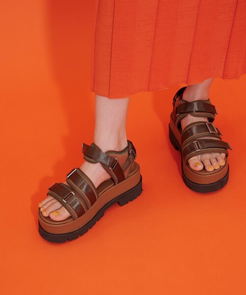 CITY TOKYO（シティトウキョウ）の「【アウトドア〇】ワークソールスポーツサンダル【A＋TOKYO / エープラストウキョウ】（サンダル・レディース・ブラック/ブラウン・1/2）」の21枚目の写真