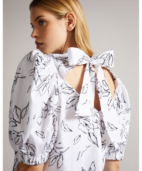 Ted Baker（テッドベーカー）の「LUULAH パフスリーブ バックリボン　ブラウス（Tシャツ/カットソー・レディース・ホワイト・0/2/1）」の7枚目の写真