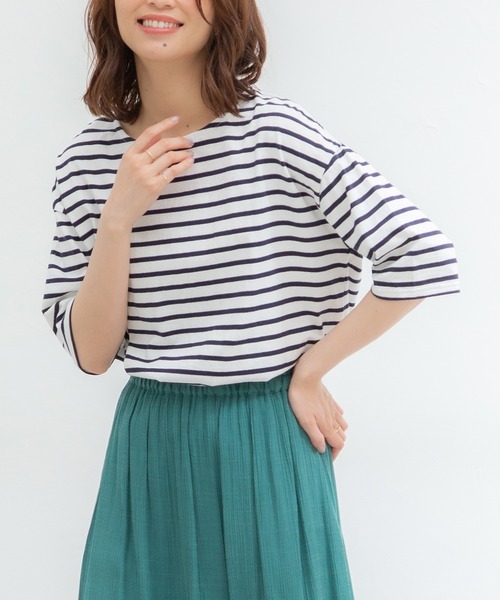 Honeys（ハニーズ）の「ボーダーゆるＴシャツ（Tシャツ/カットソー・レディース・ネイビー系/ベージュ系その他/ネイビー系1/ホワイト×ネイビー・S/L/M）」の2枚目の写真