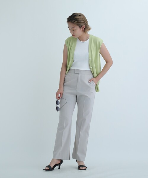 OPAQUE.CLIP(オペークドットクリップ)の「◆ウーリッシュトロピカル フレアパンツ【WEB限定サイズ】(その他パンツ・レディース・ブラック/ブルー/ライトベージュ・40/38/42/36/34)」の4枚目の写真