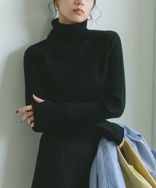 VANNIE U(ヴァニーユー)の「フィンガータートルニット(ニット/セーター・レディース・ブラック/ベージュ/パープル/ブラウン/ピンク/グリーン/アイボリー/レッド/グレー/ライトグレー・FREE)」の4枚目の写真