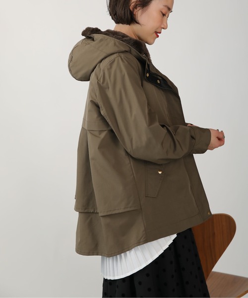 LUGIVA(ルギヴァ)の「ボアライナー付きマウンテンパーカー(マウンテンパーカー・レディース・オフホワイト/ブラック/カーキ・M)」の3枚目の写真