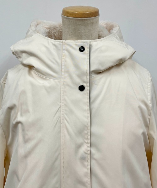 LUGIVA(ルギヴァ)の「ボアライナー付きマウンテンパーカー(マウンテンパーカー・レディース・オフホワイト/ブラック/カーキ・M)」の13枚目の写真