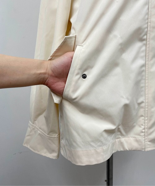 LUGIVA(ルギヴァ)の「ボアライナー付きマウンテンパーカー(マウンテンパーカー・レディース・オフホワイト/ブラック/カーキ・M)」の17枚目の写真