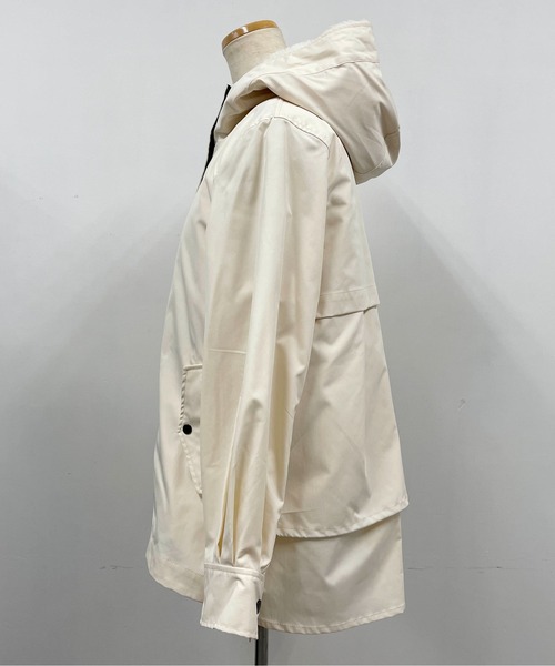 LUGIVA(ルギヴァ)の「ボアライナー付きマウンテンパーカー(マウンテンパーカー・レディース・オフホワイト/ブラック/カーキ・M)」の11枚目の写真