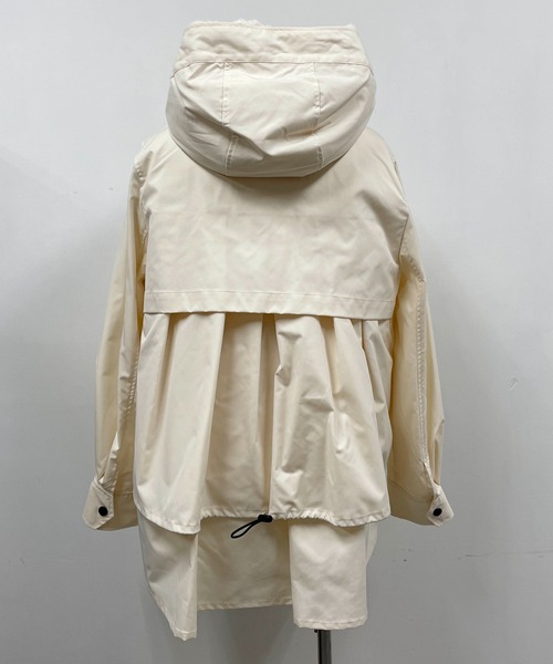 LUGIVA(ルギヴァ)の「ボアライナー付きマウンテンパーカー(マウンテンパーカー・レディース・オフホワイト/ブラック/カーキ・M)」の12枚目の写真