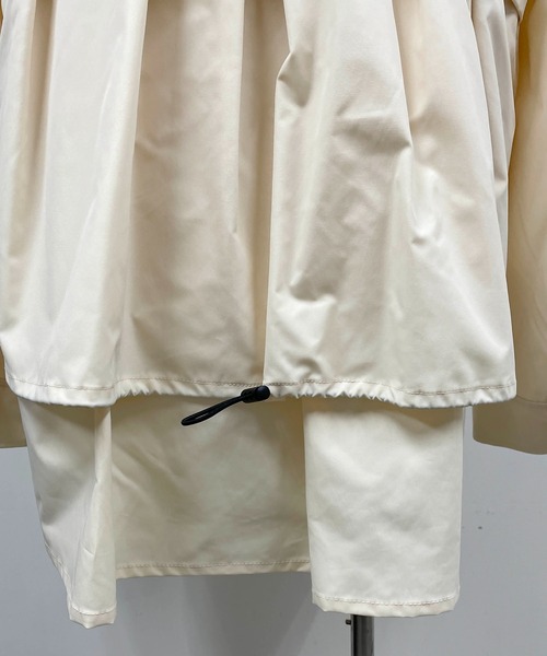 LUGIVA(ルギヴァ)の「ボアライナー付きマウンテンパーカー(マウンテンパーカー・レディース・オフホワイト/ブラック/カーキ・M)」の18枚目の写真