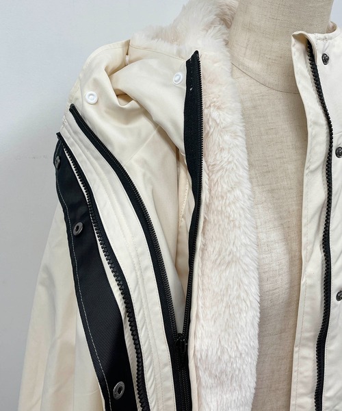 LUGIVA(ルギヴァ)の「ボアライナー付きマウンテンパーカー(マウンテンパーカー・レディース・オフホワイト/ブラック/カーキ・M)」の20枚目の写真