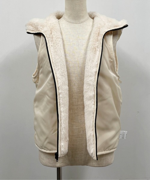 LUGIVA(ルギヴァ)の「ボアライナー付きマウンテンパーカー(マウンテンパーカー・レディース・オフホワイト/ブラック/カーキ・M)」の21枚目の写真