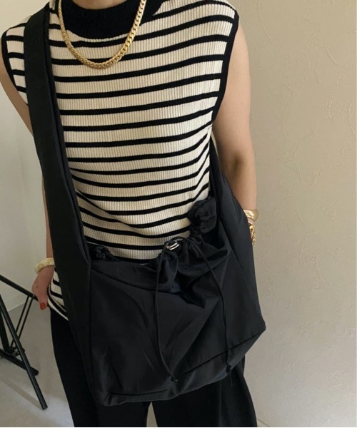 ap retro（アプレトロ）の「ドロストショルダーバッグ / クロスボディバッグ（ショルダーバッグ・レディース・ブラック/オフホワイト・FREE）」の3枚目の写真