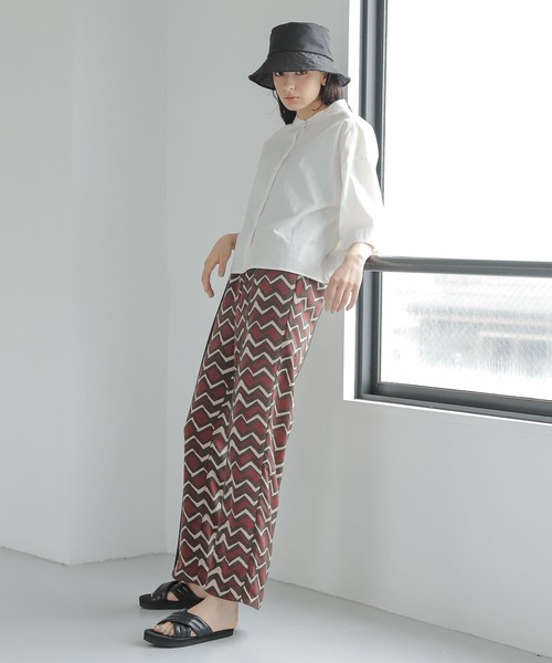 LAKOLE（ラコレ）の「ショート丈シャンブレーシャツ / 345993（シャツ/ブラウス・レディース・ブラック/ベージュ/オフホワイト・SMALL/MEDIUM）」の8枚目の写真