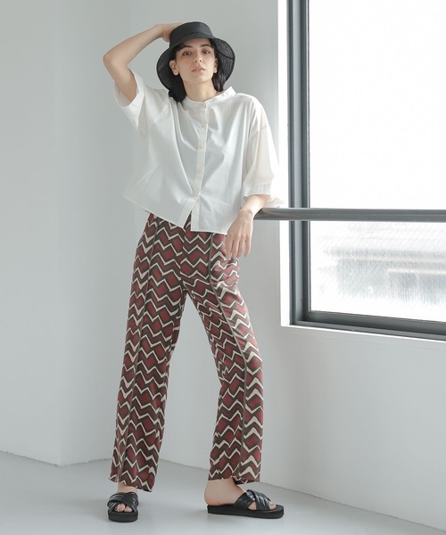 LAKOLE（ラコレ）の「ショート丈シャンブレーシャツ / 345993（シャツ/ブラウス・レディース・ブラック/ベージュ/オフホワイト・SMALL/MEDIUM）」の6枚目の写真