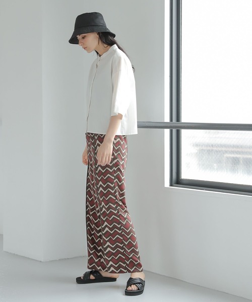 LAKOLE（ラコレ）の「ショート丈シャンブレーシャツ / 345993（シャツ/ブラウス・レディース・ブラック/ベージュ/オフホワイト・SMALL/MEDIUM）」の7枚目の写真