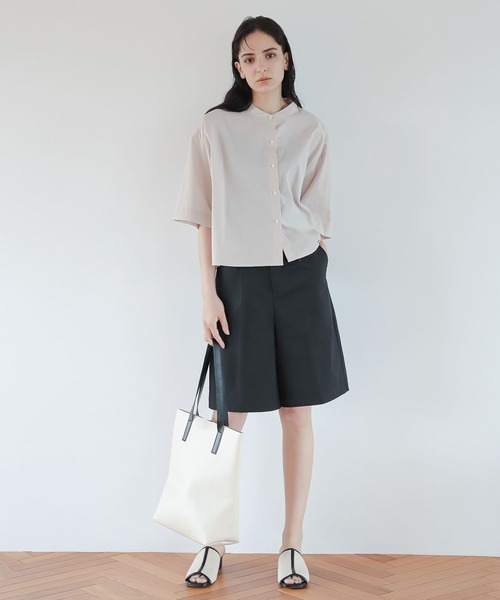 LAKOLE（ラコレ）の「ショート丈シャンブレーシャツ / 345993（シャツ/ブラウス・レディース・ブラック/ベージュ/オフホワイト・SMALL/MEDIUM）」の16枚目の写真