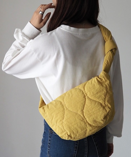 Riberry（リベリー）の「キルティングミニショルダーバッグ（ショルダーバッグ・レディース・アイボリー/ブラック/カーキ/イエロー/ベージュ・FREE）」の5枚目の写真