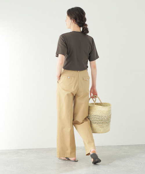 Spick & Span（スピックアンドスパン）の「ピグメントダイベーシックTシャツ（Tシャツ/カットソー・レディース・チャコールグレー/キャメル・FREE）」の17枚目の写真