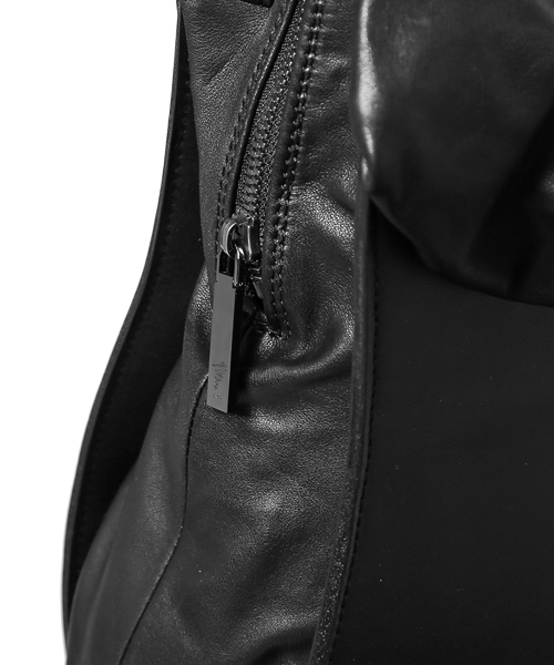 discord Yohji Yamamoto(ディスコード ヨウジヤマモト)の「Gaufre ゴーフル バッグ(ショルダーバッグ・レディース・ブラック・FREE)」の5枚目の写真