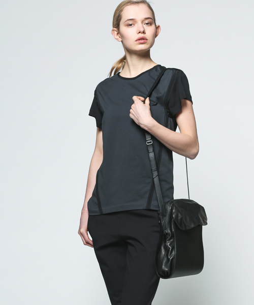 discord Yohji Yamamoto(ディスコード ヨウジヤマモト)の「Gaufre ゴーフル バッグ(ショルダーバッグ・レディース・ブラック・FREE)」の8枚目の写真