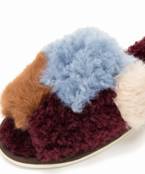 Casselini（キャセリーニ）の「Casselini HOME(キャセリーニ ホーム)フェイクファースリッパ（ルームシューズ/スリッパ・レディース・アイボリー/ボルドー・FREE）」の3枚目の写真
