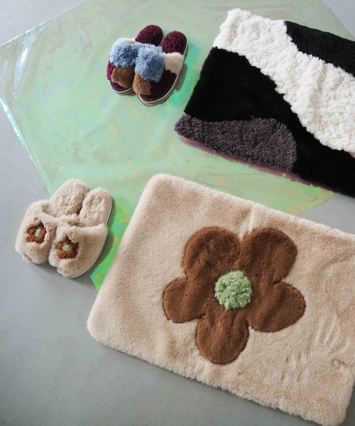 Casselini（キャセリーニ）の「Casselini HOME(キャセリーニ ホーム)フェイクファースリッパ（ルームシューズ/スリッパ・レディース・アイボリー/ボルドー・FREE）」の11枚目の写真