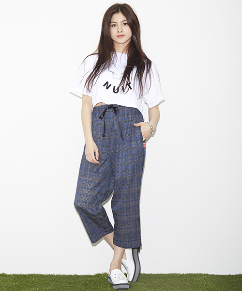 ETRE CECILE（エトレセシル）の「ETRE CECILE  『TOUTE LA NUIT』クロップドTシャツ（Tシャツ/カットソー・レディース・ホワイト・SMALL/MEDIUM）」の10枚目の写真