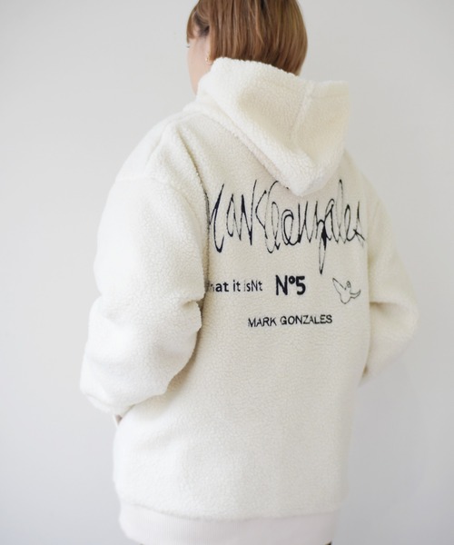 (What it isNt)ART BY MARKGONZALES(ワットイットイズント)の「< 当店限定・別注アイテム > 【(What it isNt)ART BY MARKGONZALES / (ワットイットイズント) アートバイ マークゴンザレス 】 ボアフリース フードパーカー(その他アウター・メンズ・ベージュ/ブラック/オフホワイト・M/L/XL)」の11枚目の写真