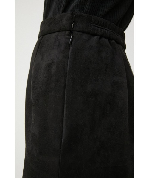 AZUL by moussy（アズールバイマウジー）の「FAUX SUEDE SLIT SKIRT/フェイクスエードスリットスカート（スカート・レディース・ブラック/ライトブラウン/ライトベージュ・SMALL/MEDIUM）」の10枚目の写真