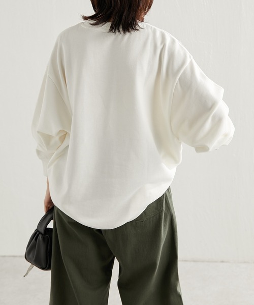 COLLAGE GALLARDAGALANTE(コラージュガリャルダガランテ)の「UNIVERSAL/CHUCKY ロゴスウェット(スウェット・レディース・ホワイト・FREE)」の2枚目の写真