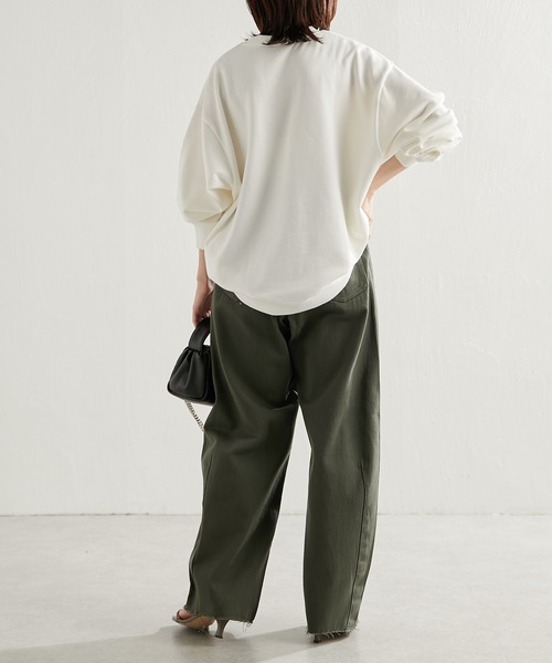 COLLAGE GALLARDAGALANTE(コラージュガリャルダガランテ)の「UNIVERSAL/CHUCKY ロゴスウェット(スウェット・レディース・ホワイト・FREE)」の6枚目の写真