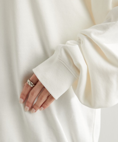 COLLAGE GALLARDAGALANTE(コラージュガリャルダガランテ)の「UNIVERSAL/CHUCKY ロゴスウェット(スウェット・レディース・ホワイト・FREE)」の3枚目の写真