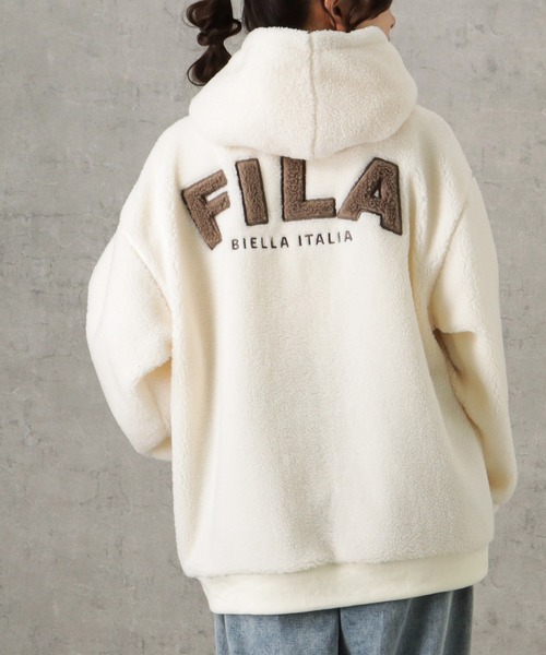 FILA(フィラ)の「FILA フィラ ポケット付きバックロゴボアフリースパーカー(パーカー・レディース・アイボリー/ブラック/ブラウン・M/L)」の2枚目の写真
