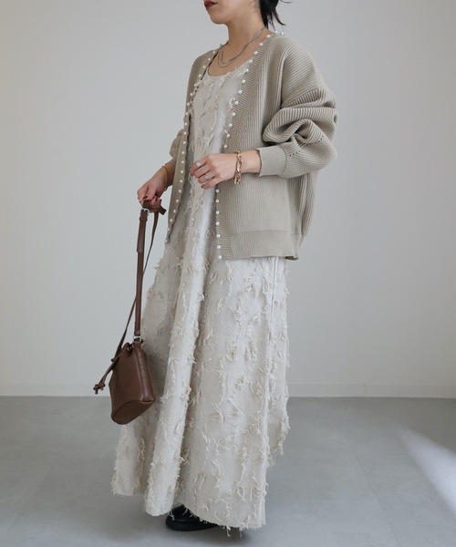 ap retro(アプレトロ)の「パール付ガウンニットカーディガン スポンディッシュカーディガン(カーディガン/ボレロ・レディース・ブラック/ライトグレー/アイボリー/グレイッシュベージュ・FREE)」の16枚目の写真