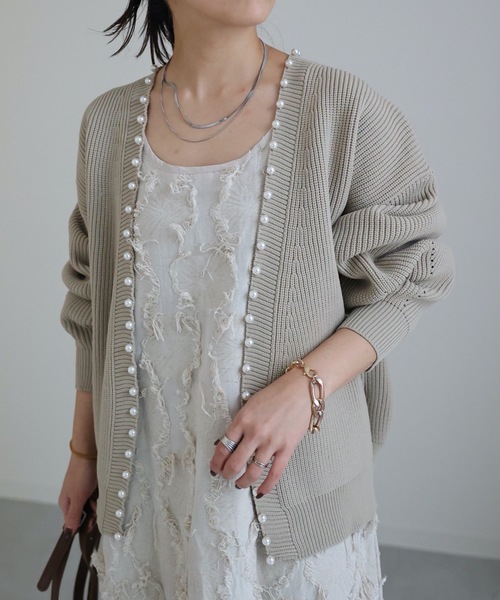 ap retro(アプレトロ)の「パール付ガウンニットカーディガン スポンディッシュカーディガン(カーディガン/ボレロ・レディース・ブラック/ライトグレー/アイボリー/グレイッシュベージュ・FREE)」の7枚目の写真